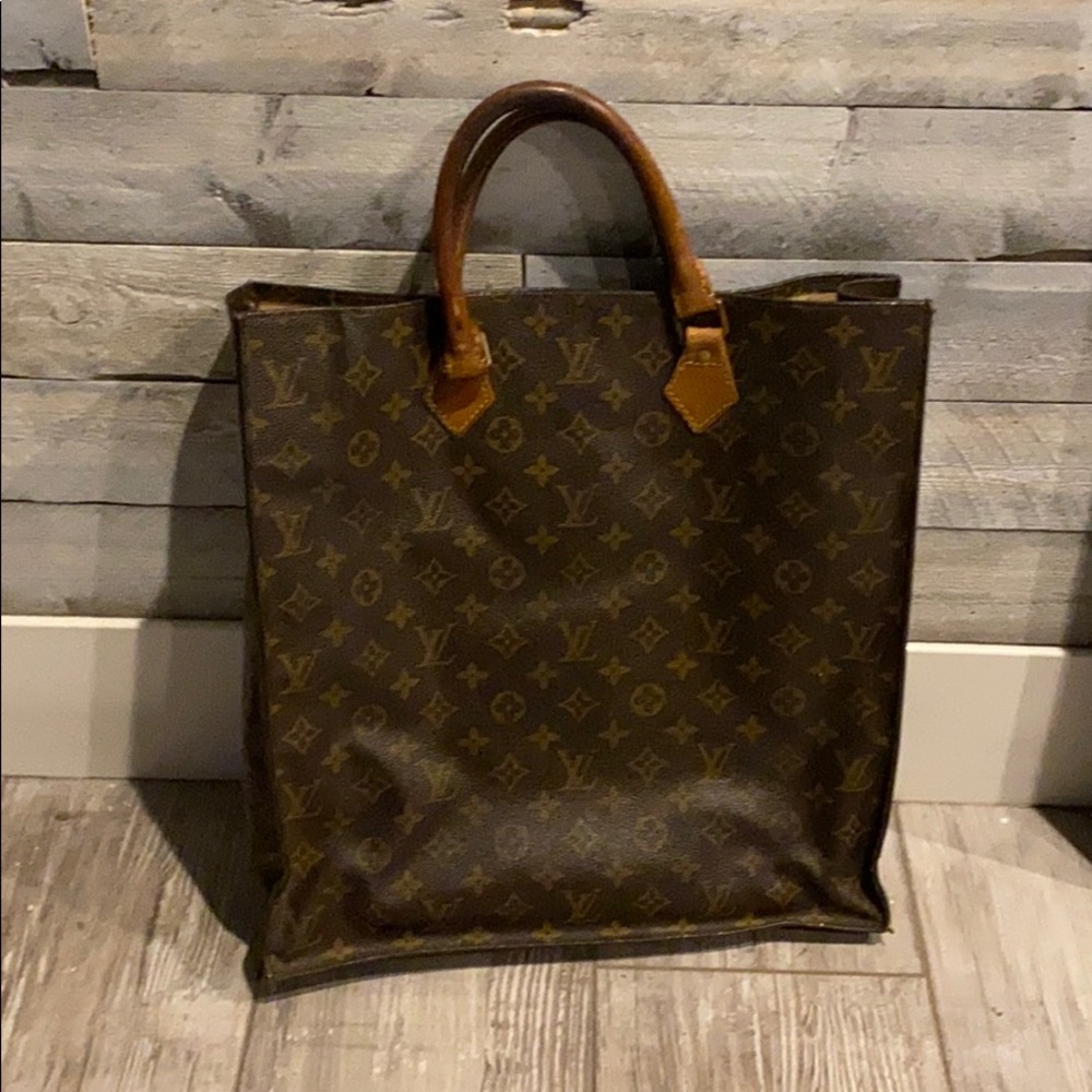 Luis Vuitton Sac Plat